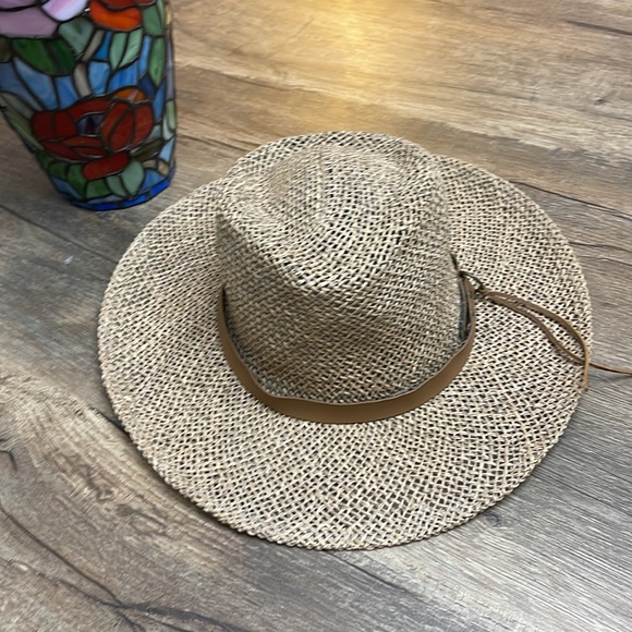 Straw Hat - Picture 2 of 4